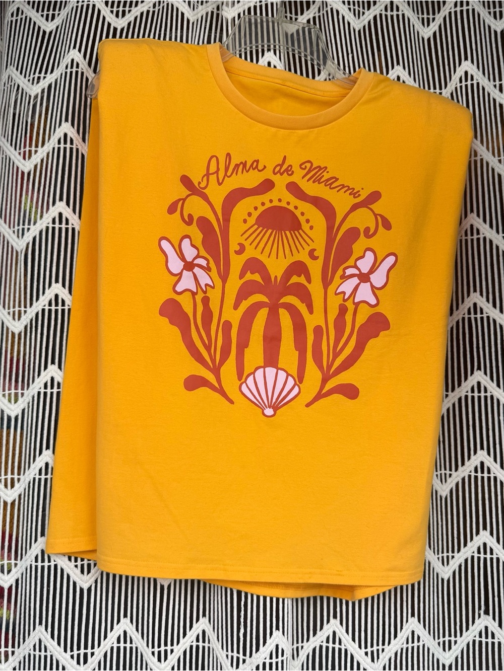 Alma de Miami Yellow Graphic shoulder pad Tee